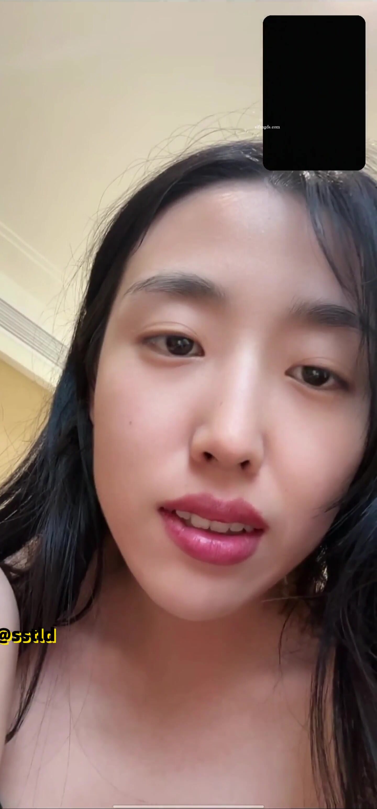 精品洩密流出00後英語老師李汶芯多次裸貸無力償還 肉償抵債影片完整版（27V ) (2)