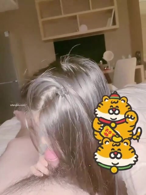 《反差白富美秘️重磅洩密》露臉才是王道！推特高顏水嫩一線天白虎嫩B網紅名媛liuba私拍被金主各種啪啪蹂躪有錢人的玩物 (3)
