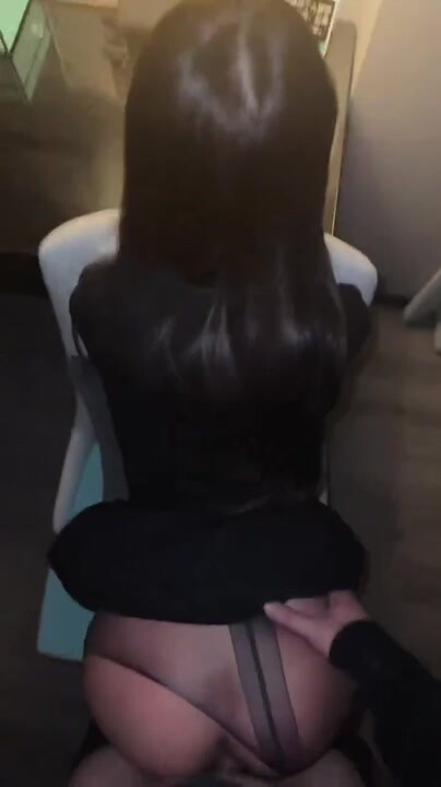 哥們的女朋友對不起了實在忍不住了你女朋友先主動的