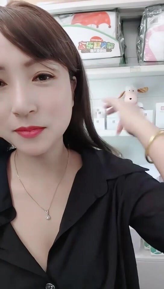 【桃花源】母嬰店板娘今天沒生意，寂寞少婦賺外快，給大哥們看看自己有多騷，瘋狂自慰 (3)