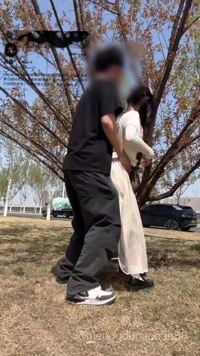 被拉到哥哥路邊爆炒惹完整純享版～後面被發現啦就拿著手機走了
