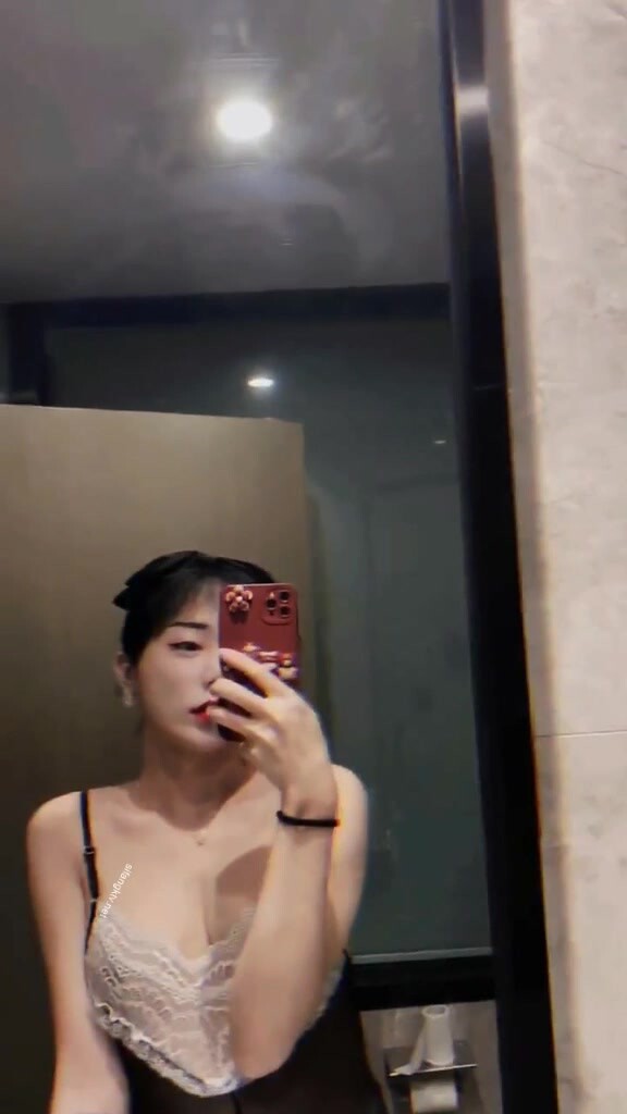 檸檬 TS吐血推！私人閨蜜圈群互動動及個人集 SM虐待性奴打炮【予涵 小柔 子涵 松子4人】兩真女神V兩TS人妖，高顏絲襪大長腿