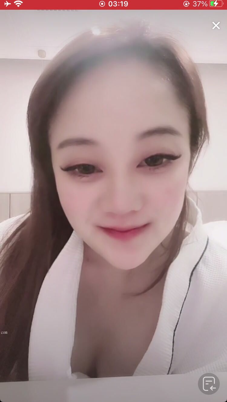 【抖Y福利】瘋狂抖Y多個瘋狂妹子，作死大尺度，摳B、揉乳、擠奶美女大實話 (1)