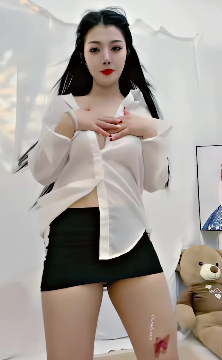 【高顏反差美少女】高跟鞋露臉抖音風藝校才女 楊曉花定製露臉福利，現代古風各種裸舞，又美又欲，值得一看