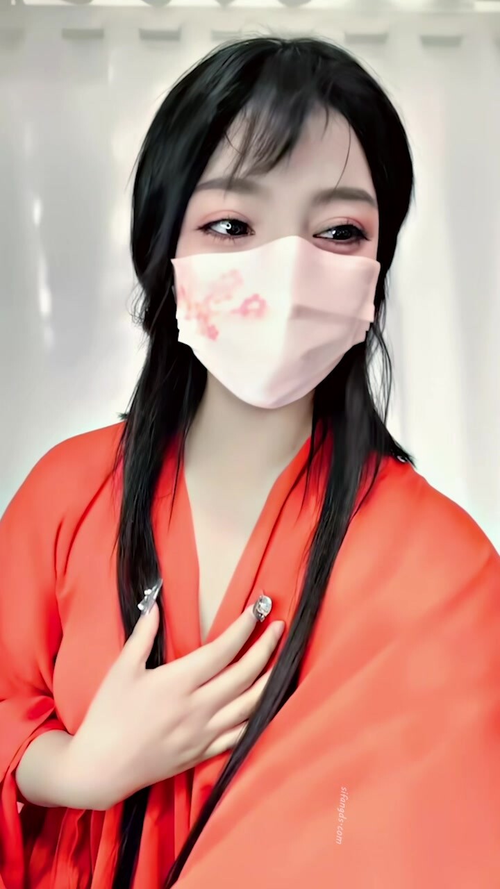 【高顏反差美少女】古風抖音風藝校才女楊曉花定製露臉福利，現代古風各種裸舞，又美又欲，值得一看 (1)
