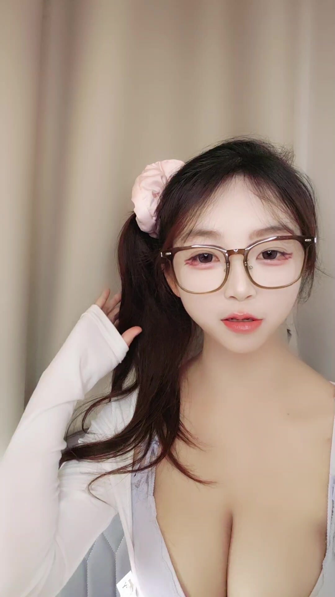 【你的草莓蛋糕】初戀般的感覺，超清純美少女下海福利，神級超軟巨乳亂晃，粉嫩私處太誘人 (2)