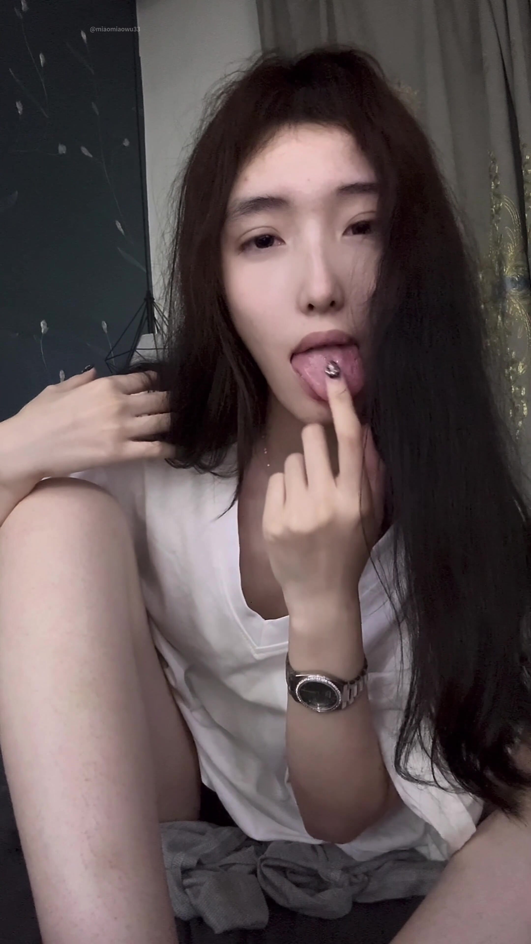【張人o】抖音微博究極反差高顏露臉女大無水隱私流出②宿舍自慰性愛，典型表裡不一母狗 (1)