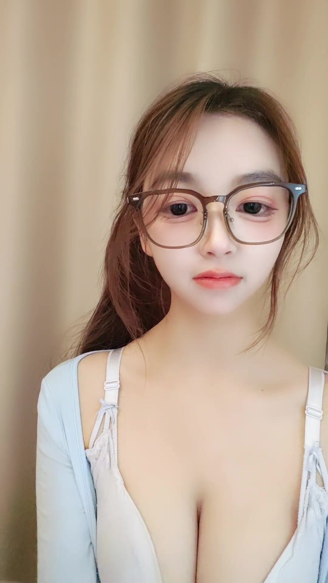 【你的草莓蛋糕】初戀般的感覺，超清純美少女下海福利，神級超軟巨乳亂晃，粉嫩私處太誘人 (1)