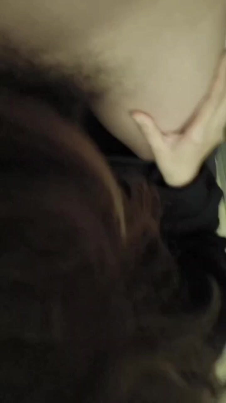 把回家取東西的小姨子拽到衛生間給我口交小護士乾嘔不止