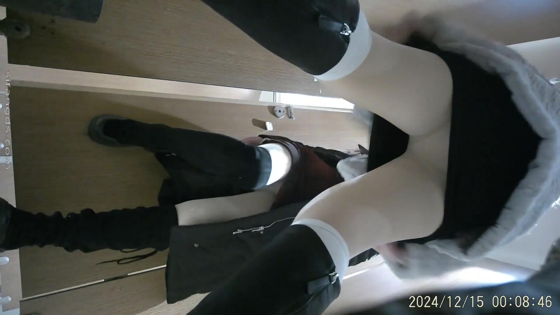 KTV女廁全景偷拍幾位高顏值小姐姐噓噓各種美鮑魚一一展示