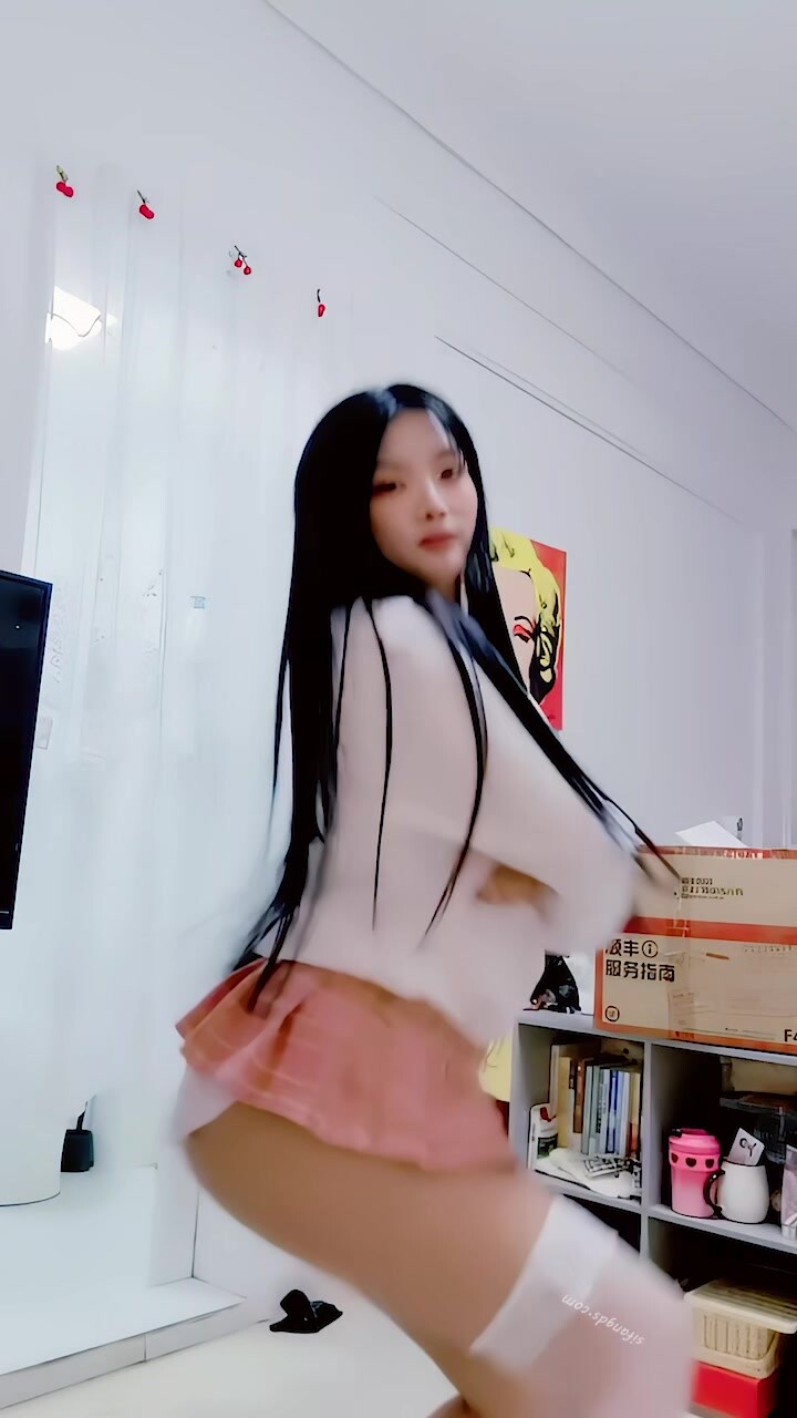 【楊曉花】本草綱目青春無敵,抖音風藝校美少女定製福利② 露臉露點各種熱門BGM裸舞