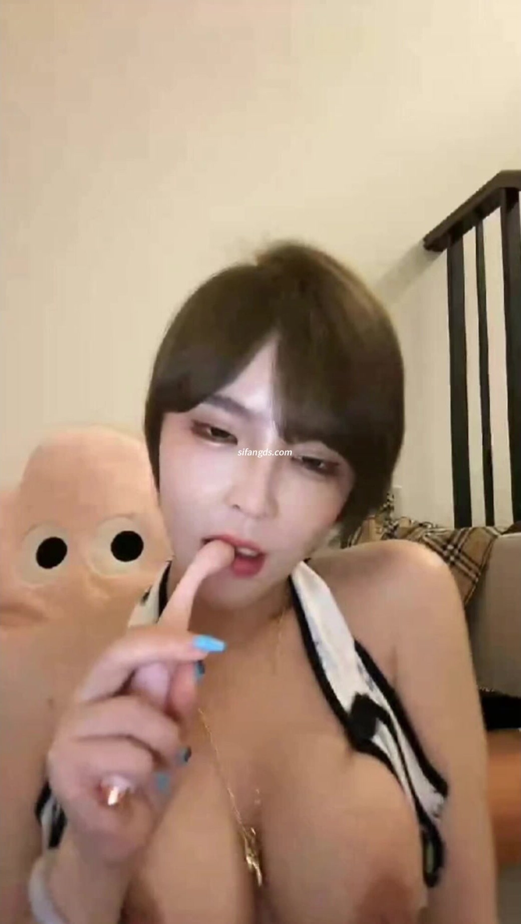 重磅1v1 極品短髮御姐【琳】大尺度一對一, 超騷 道具自慰