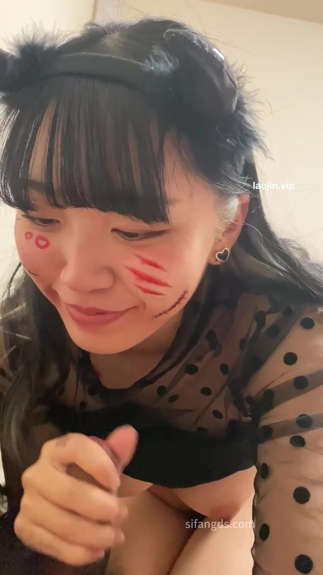【極品洩密】長相可愛，精靈古怪的大胸學妹，與男友乳交性愛，完美露臉，堅挺圓潤插得好爽！(3)