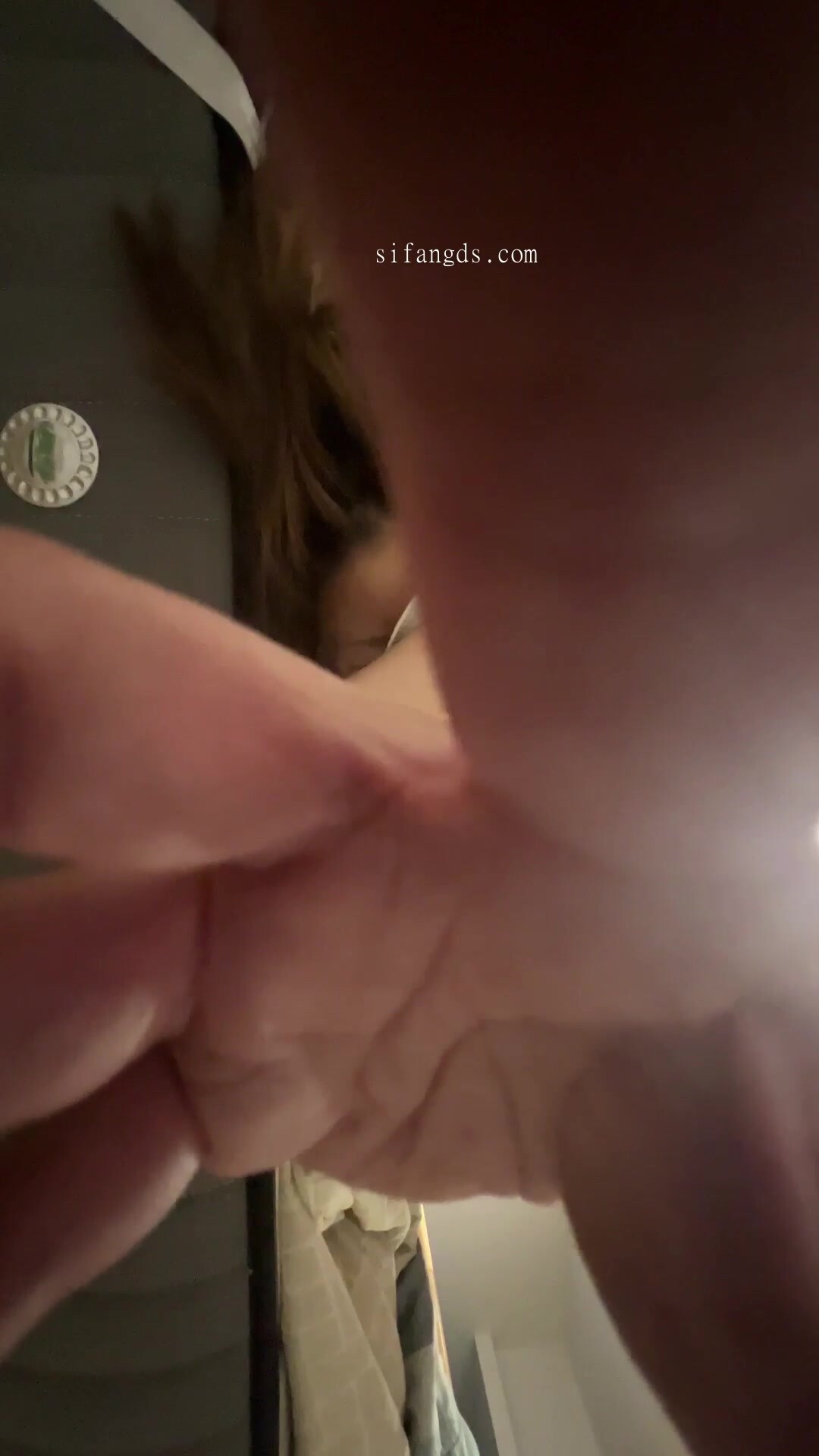 極品顏值大學情侶私拍洩密，白皙透粉肌膚 做的時候她會還自己按摩陰蒂 下面粉嫩嫩的 女上主動求草(31V) (2)