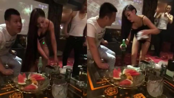 獵奇：KTV玩嗨了，公主小妹表演騷逼開啤酒瓶蓋子，精彩有刺激，這種騷逼夾著肉棒該多爽呀！