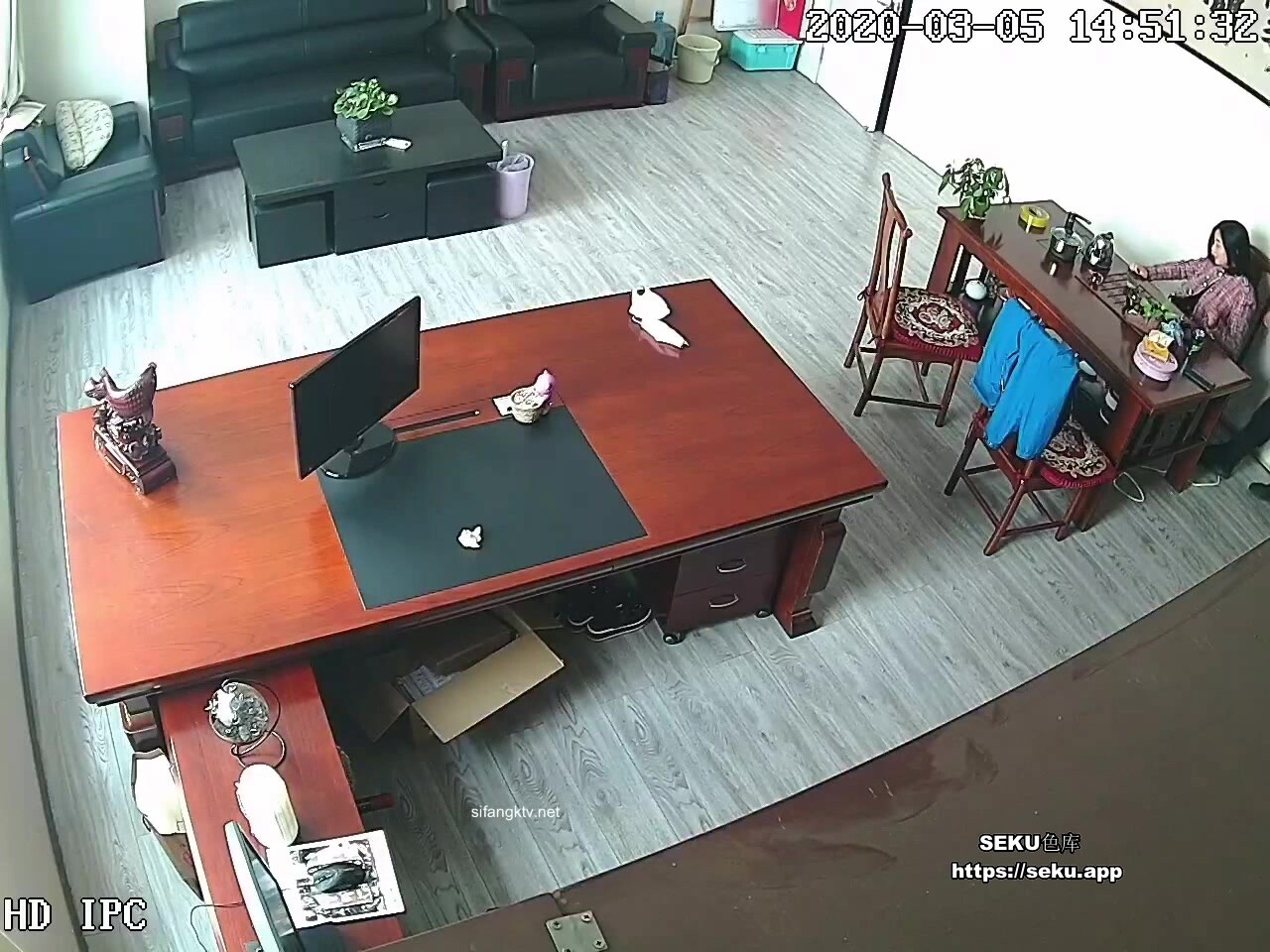 河北某婦女主任辦公室偷情忘關攝像頭 高顏值婦女主任被按在沙發上花式爆操 10分49秒 (1)