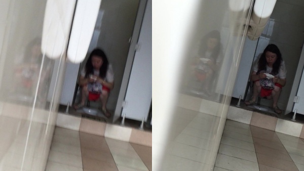 《稀缺資源㊙️魔手外購》年度精選二駭客破解家庭攝像頭真實偸拍五花八門的居家隱私生活裸奔換衣打P高畫質無水原檔 (1)