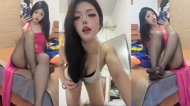 抖音博主 梨梨美襪 解鎖黑絲美腿與足交的極致誘惑 反差小母狗騷浪玩法讓你欲罷不能