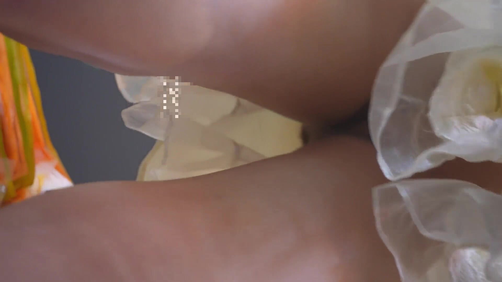 大神尾隨偷拍·短裙小姐姐便利店買內褲沒穿上就被抄底下面乾淨一線鮑