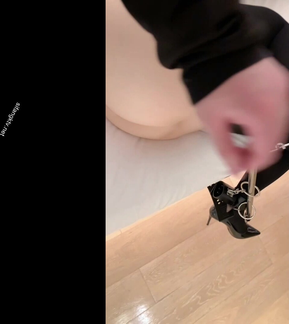 『Mcreation』頂級約炮大神VIP群福利 萬裡挑一的極品翹起小屁屁迎接大肉棒進入 天花板級氣質小姐姐 (2)