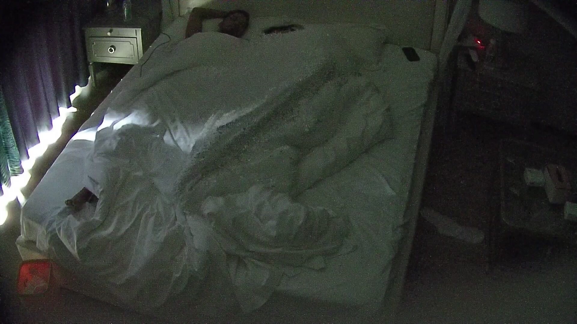 酒店公寓無水印版流出 老外帶妹子開房 好奇看看老外的戰鬥力如何 也很一般 不如兄弟們好 (2)