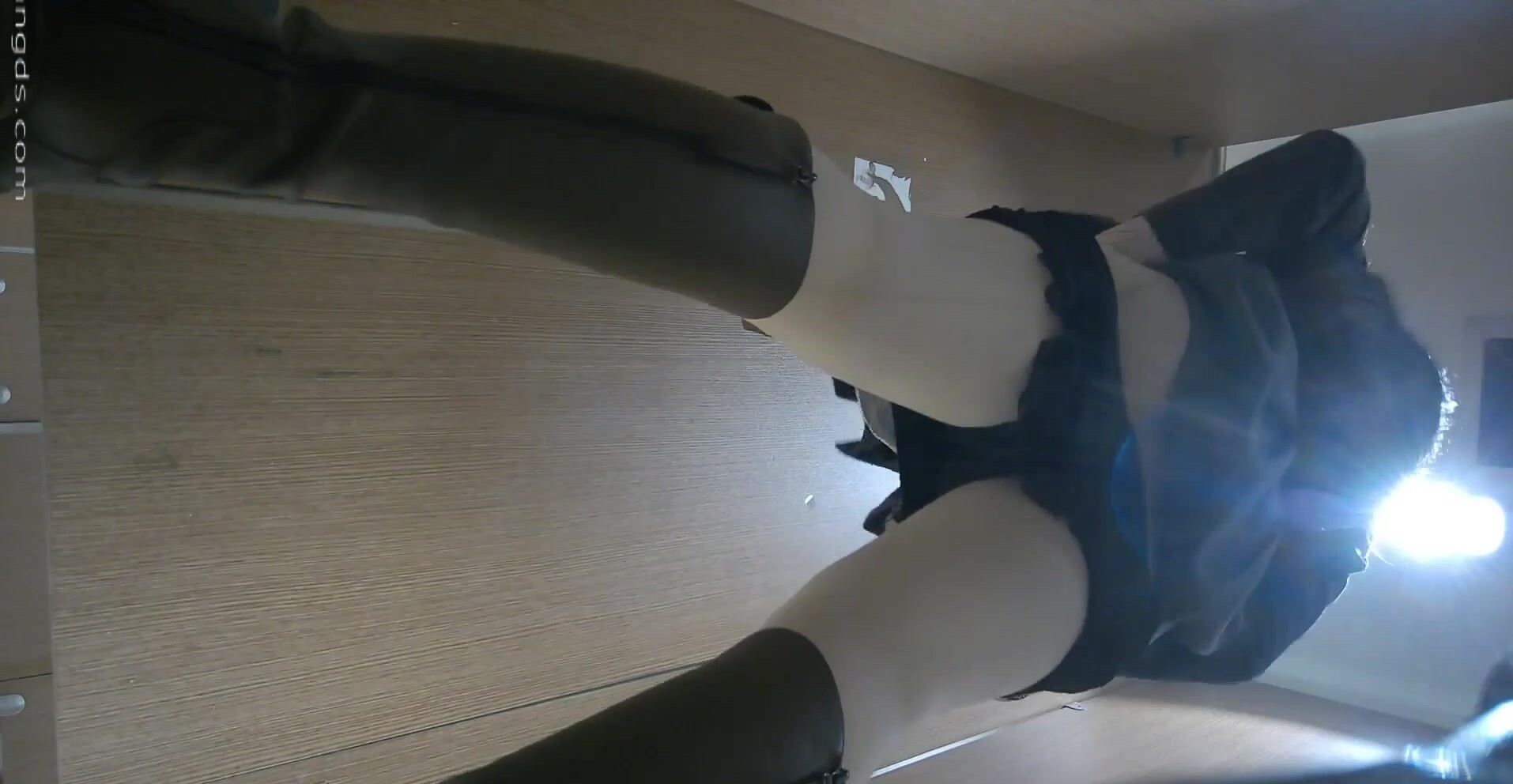 KTV女廁全景偷拍幾位高顏值美女各種極品美鮑一一展示