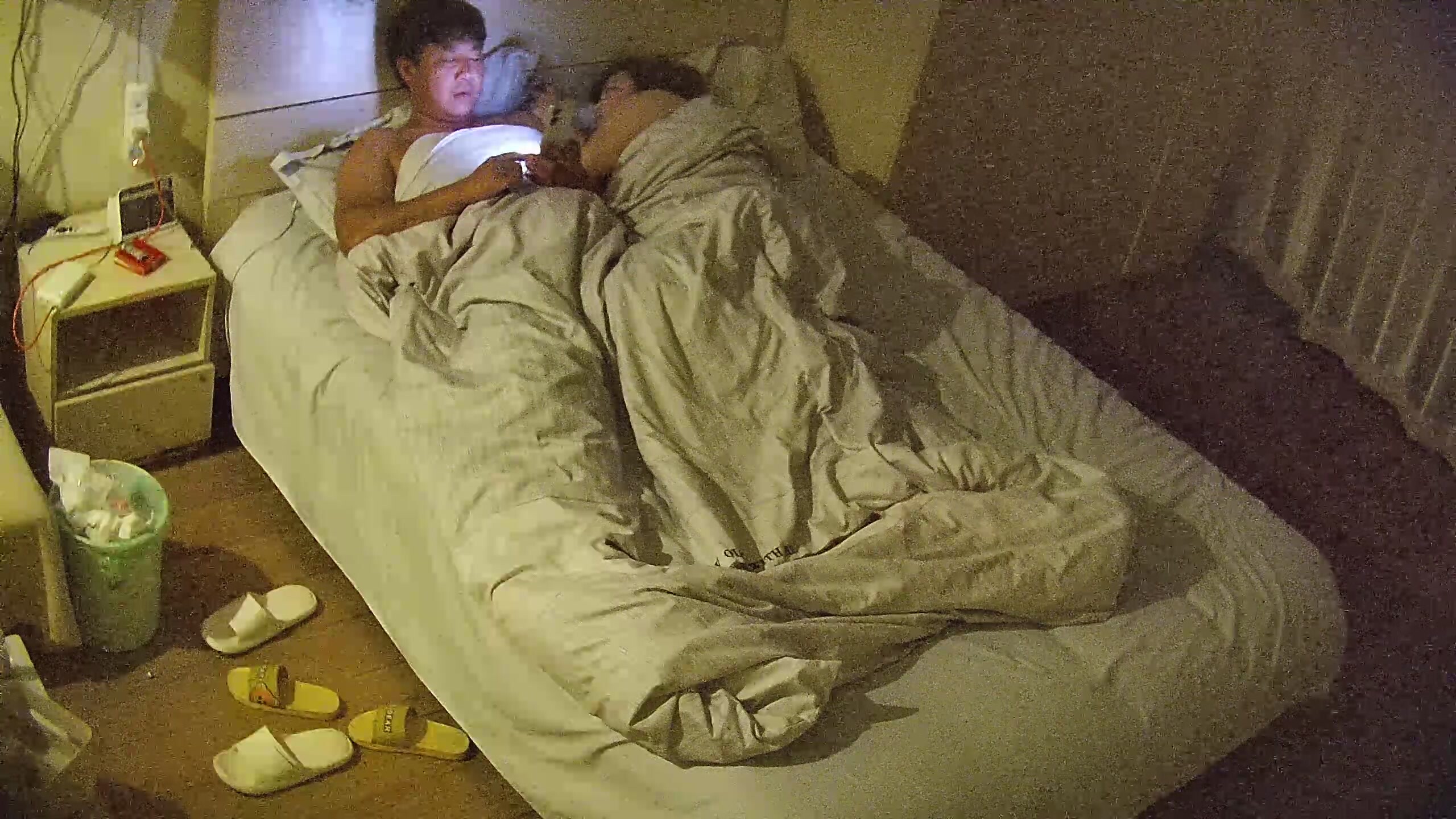 大學城兄弟們 又一坦克妹子上場 這個就差點意思 純坦克 好像不太勻稱  大家就當品位百態人生吧 (2)