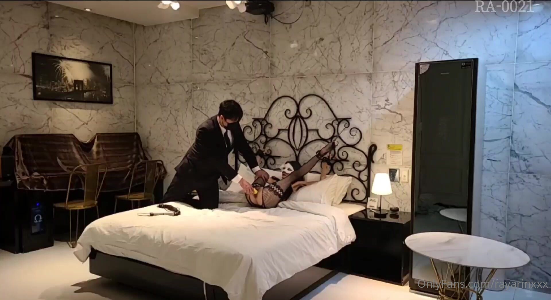 打PP的興奮《極品反差淫女洩密》萬人求購OnlyFans純綠男友分享精廁女友rayar最新私拍，炸裂的身材被單男各種肏吃精內射激情四射