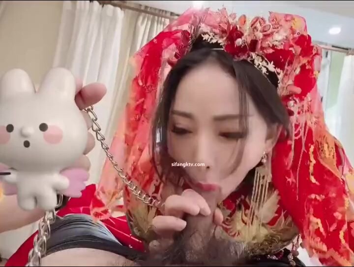 【淫靡婚紗母狗新娘】新婚當天前男友過來扒開婚紗進入 穿著白色婚紗裙淫蕩的服侍他人，被他人侵犯，是否會讓你想起她穿聖潔婚紗時的樣子 (2)