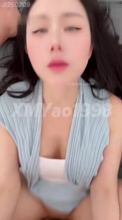 汐夢瑤最新-戴綠帽的老婆，老公找單男來猛操自己老婆 最後嬌媚老婆還被單男內射了 (2)