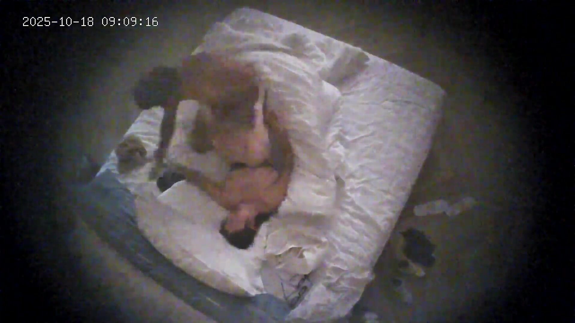 流出酒店偷拍先讓反差婊眼鏡萌妹女友把JJ舔乾淨再瘋狂的享用蜜穴