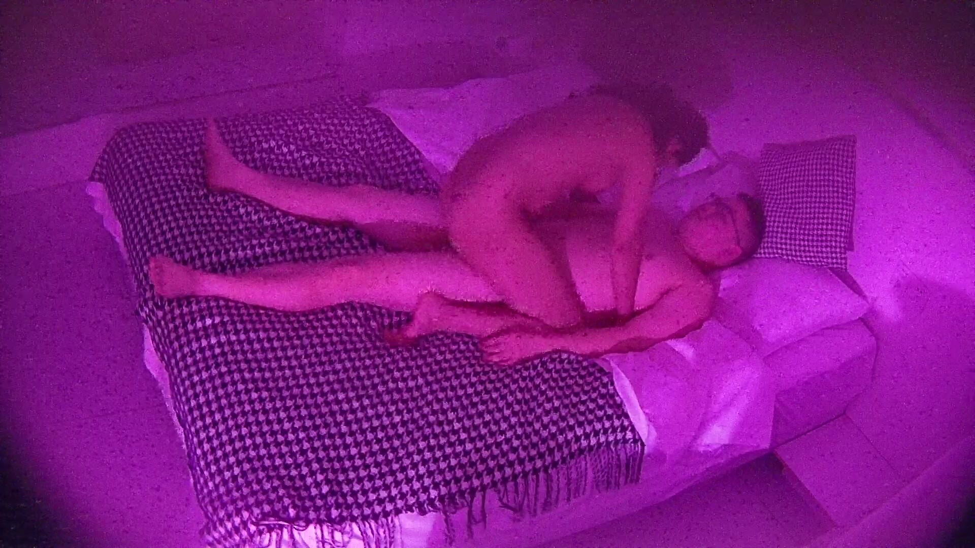 大學城民宿 妓女小姐姐接客 今天這兩位大哥重新整理了快槍手的記錄 堪比百米衝刺  第二個直介面沒了 (2)