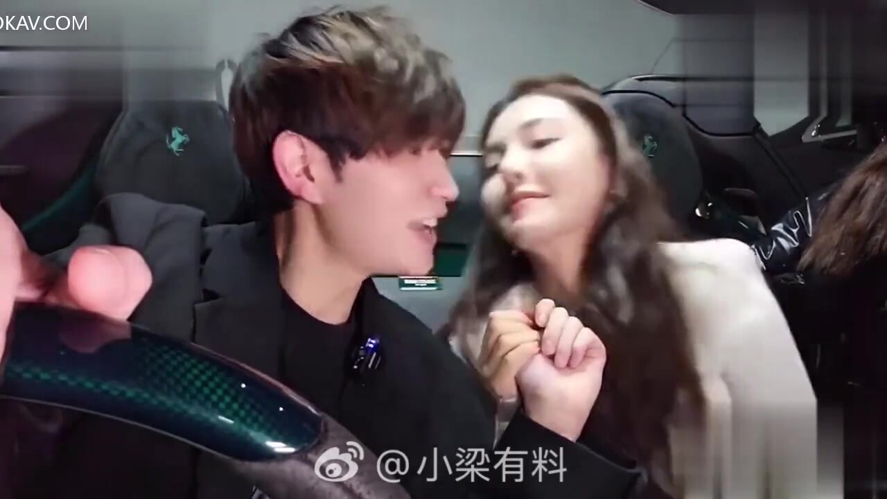 渣男祖師爺童錦程官宣戀情霸榜熱售拜金女友李麗欣竟被曝出與金主性愛影片海王海後誰更勝一籌