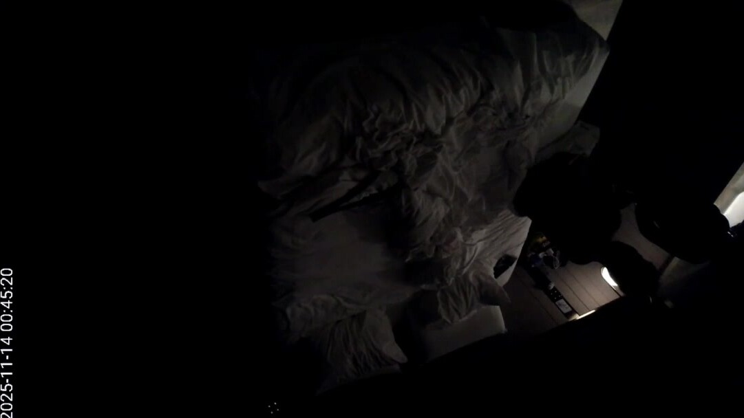 流出酒店偷拍 湖南口音穿丁字褲的氣質美女被紋身男一頓爆日原始碼錄製(非錄屏)完整版 (1)