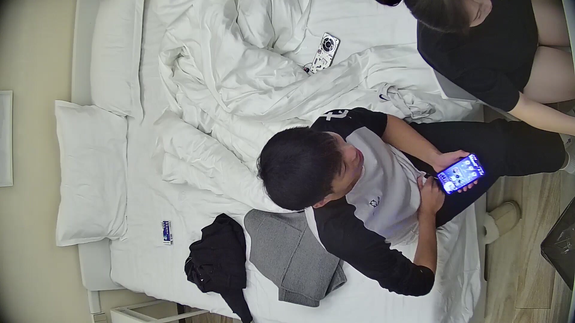 上海外國語大學嚴嘉穎高冷學姐私密影片流出露臉口交深情跪舔 傳統姿勢爆操美乳搖曳 誘人至極 (3)