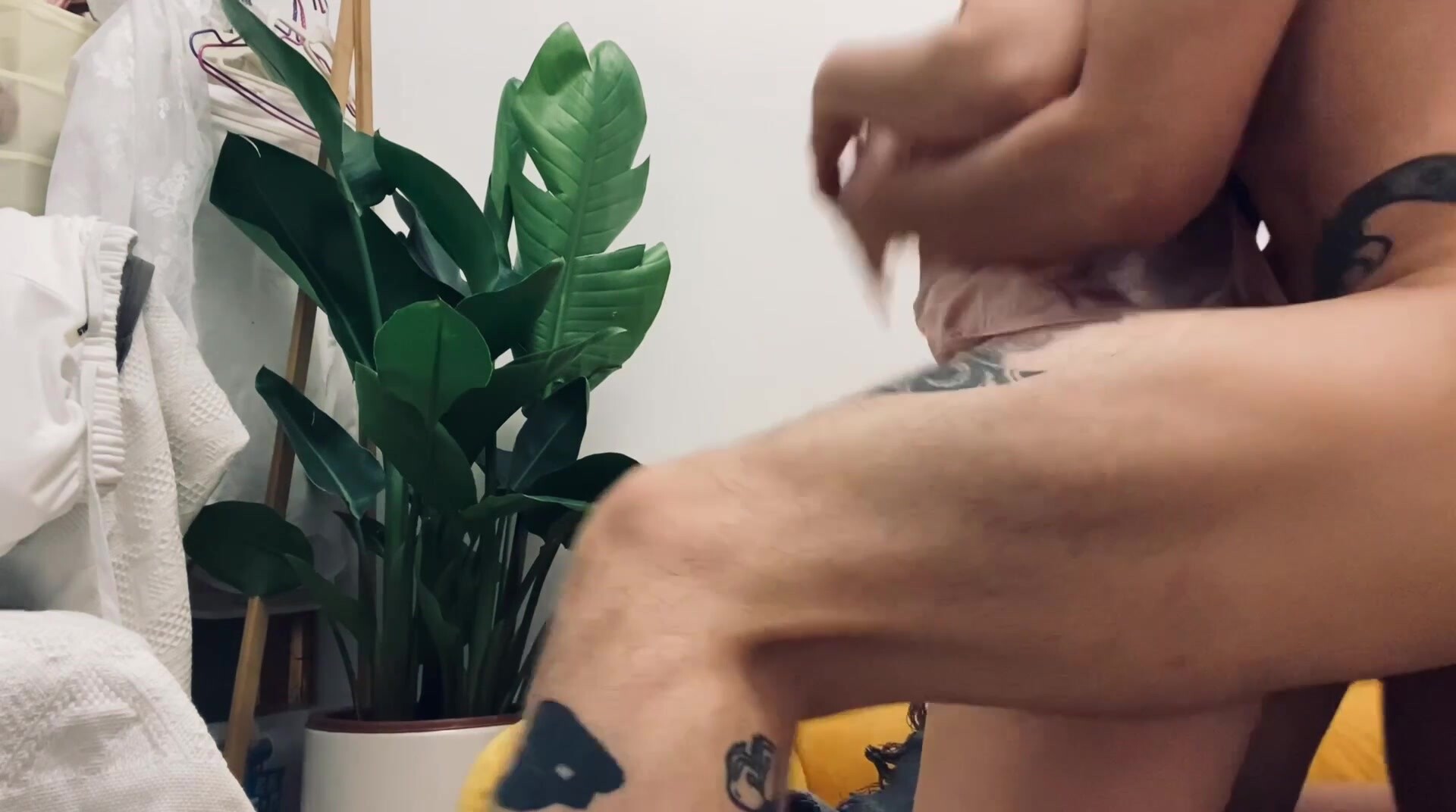 【床上戰神床下失魂】推特健身刺青猛男，約炮大神GoWcanton五十三部合集第三彈 (2)