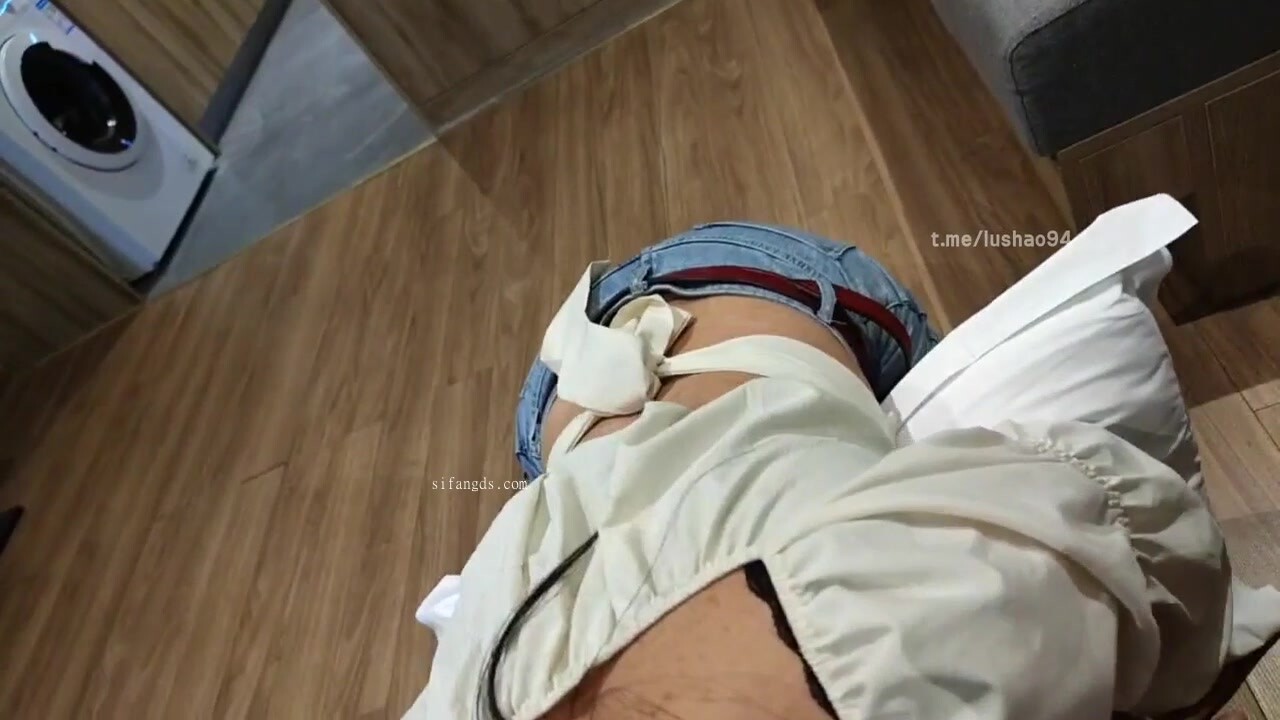 百人斬約炮大神【路少】最新福利②，手持第一人稱玩肏學生妹，聖水調教，對話精彩(1) (2)