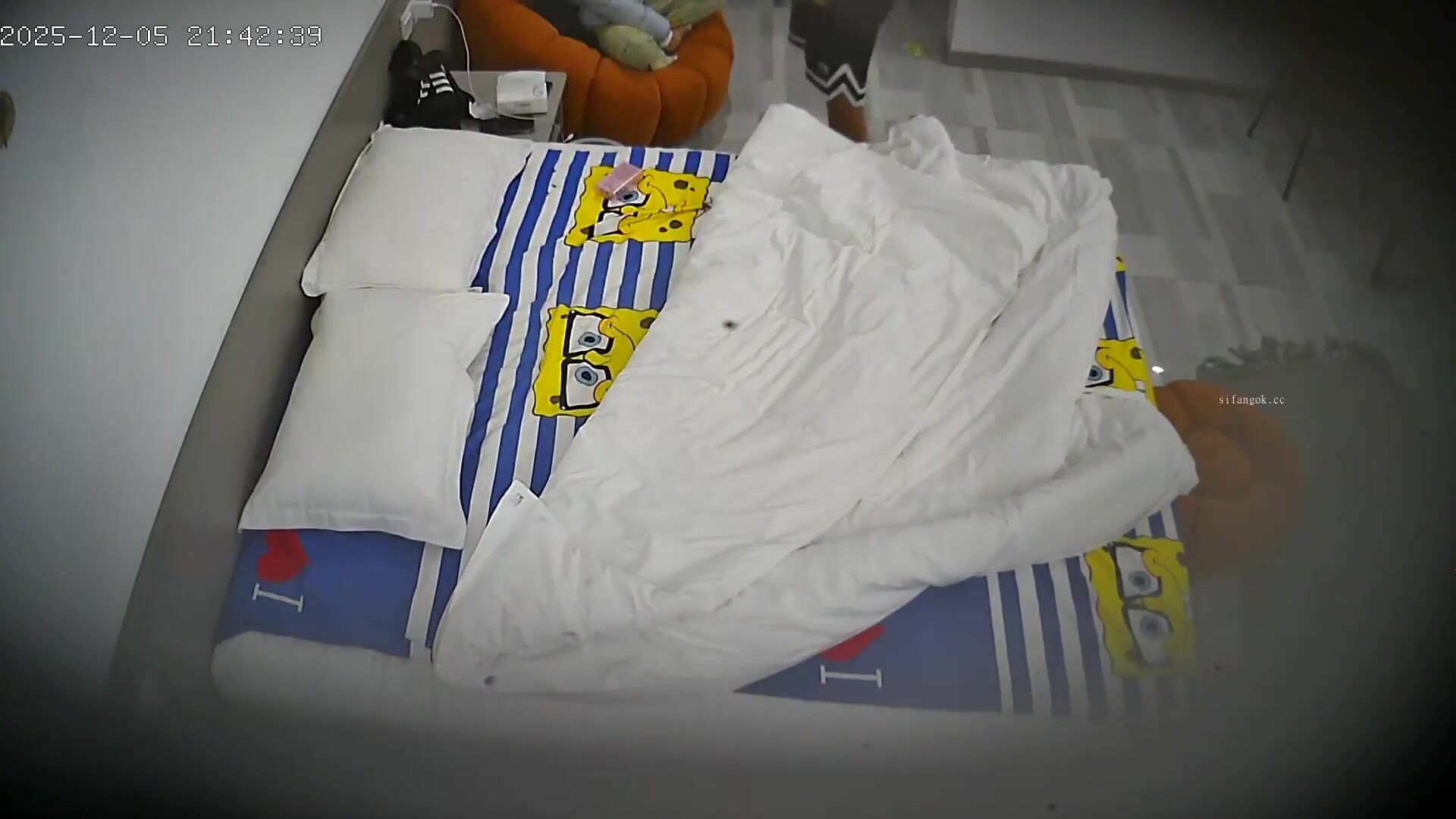 新流出酒店偷拍 年輕情侶白月光美女我見猶憐惹得男友恨不能精盡人亡連續幹了幾次 (1)