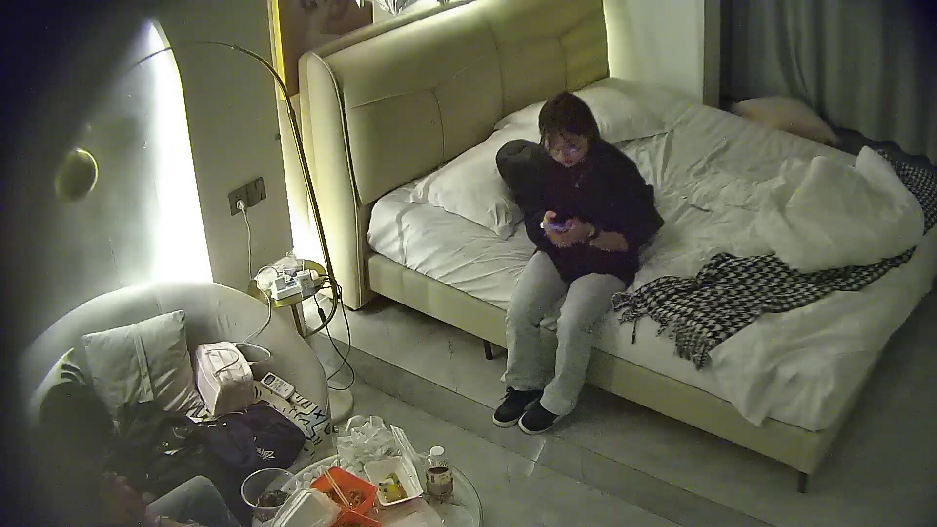 流出酒店偷拍 連續3天入住的年輕情侶古靈精怪的雙馬尾可愛甜妹被男友不分日夜操了幾次 (3)