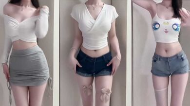 快手微胖蘿莉 崽崽睡不醒 福利定製裸舞 連體黑絲網襪揉捏白嫩巨乳 撕開黑絲猛拍肥臀！