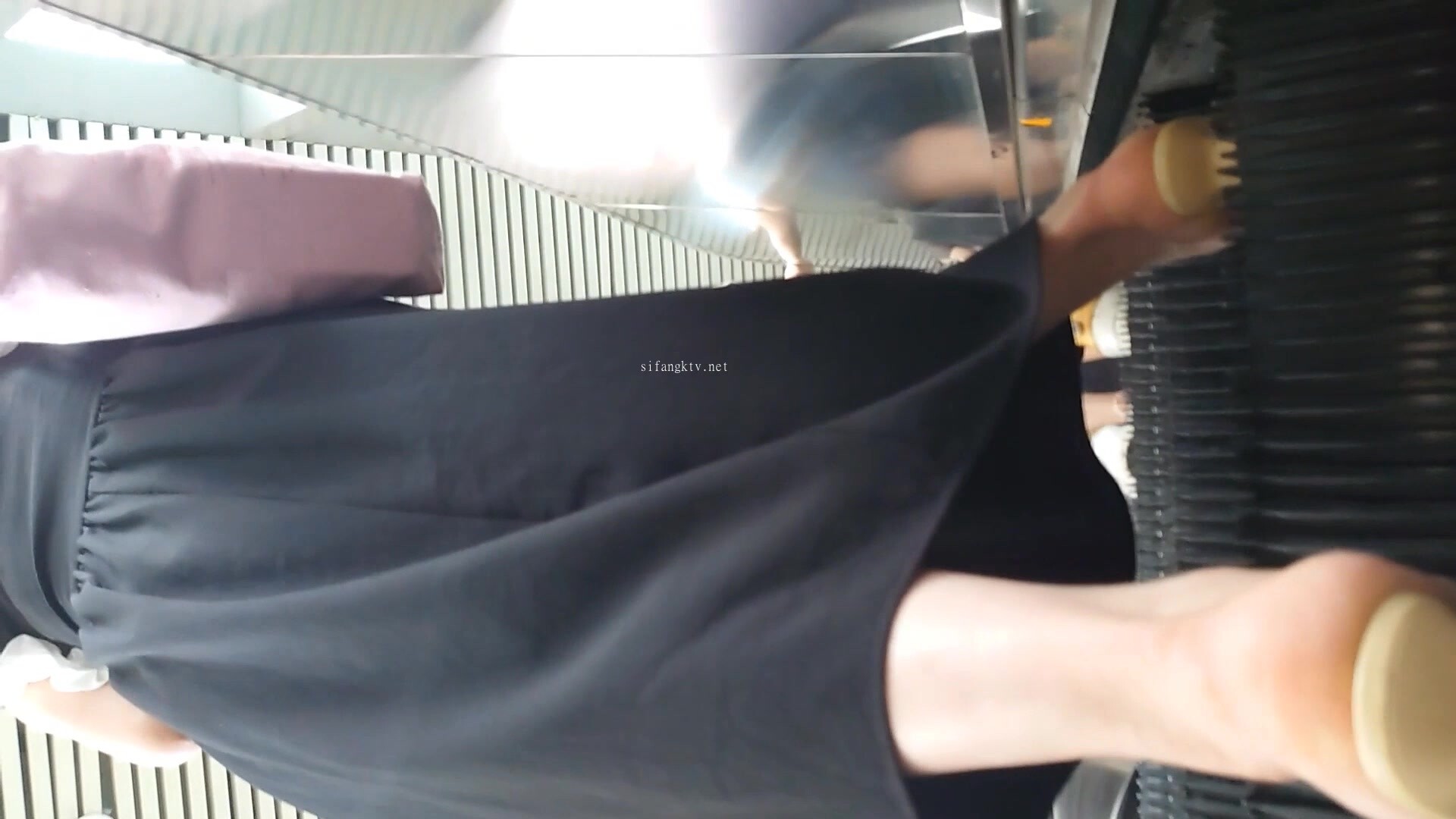 魔手CD【2023】《極品騷秘》（側漏Y唇黑菊花） (3)