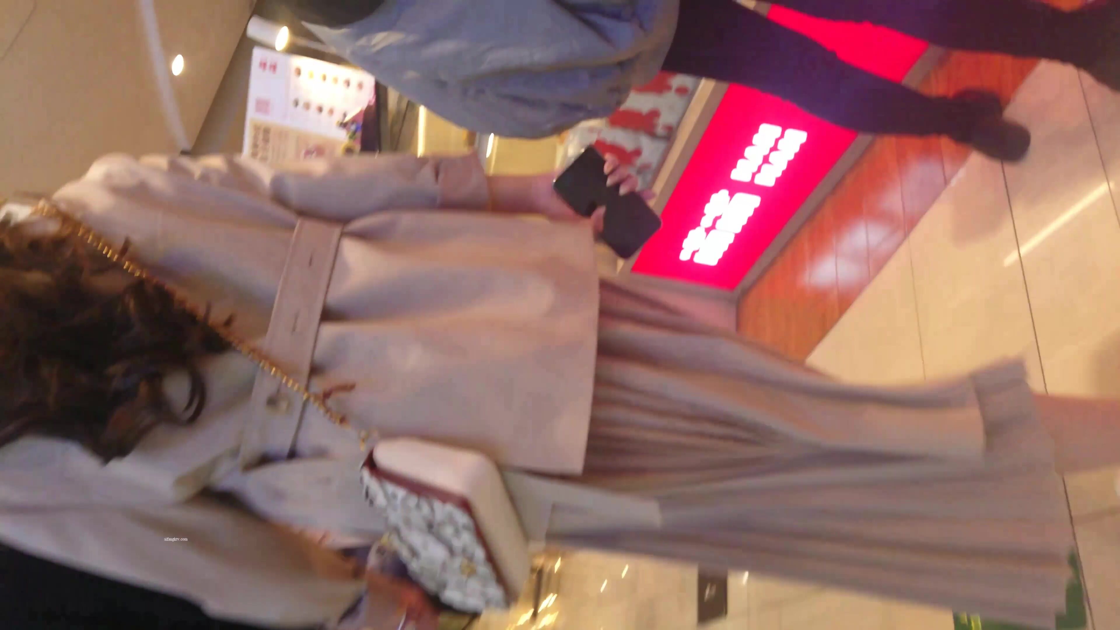 魔手CD驚險篇！！！被美女的男友發現了。。。 (1)