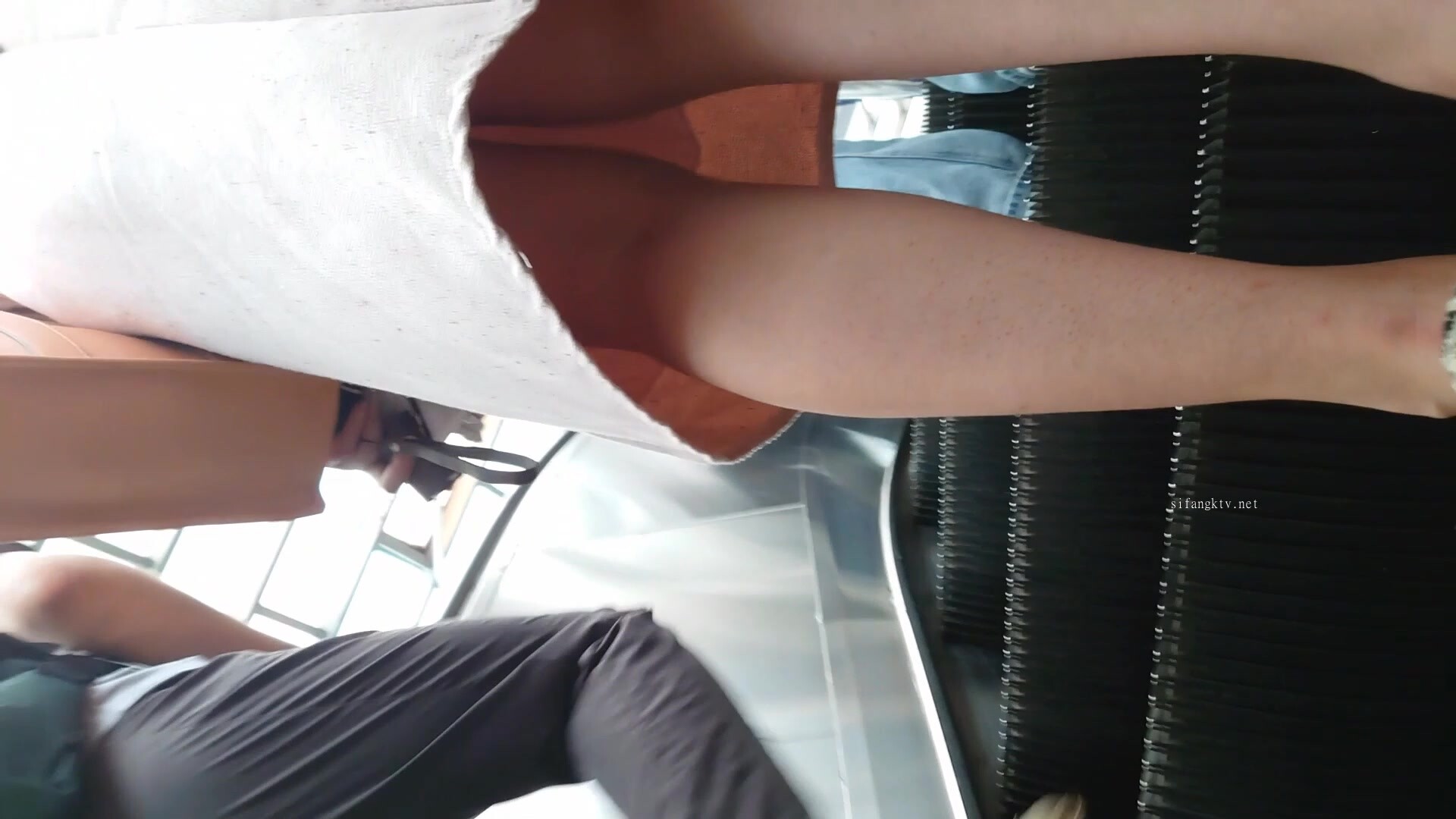 魔手CD【氣質女神】ZY電視臺的美女靚妹們（第五套） (3)