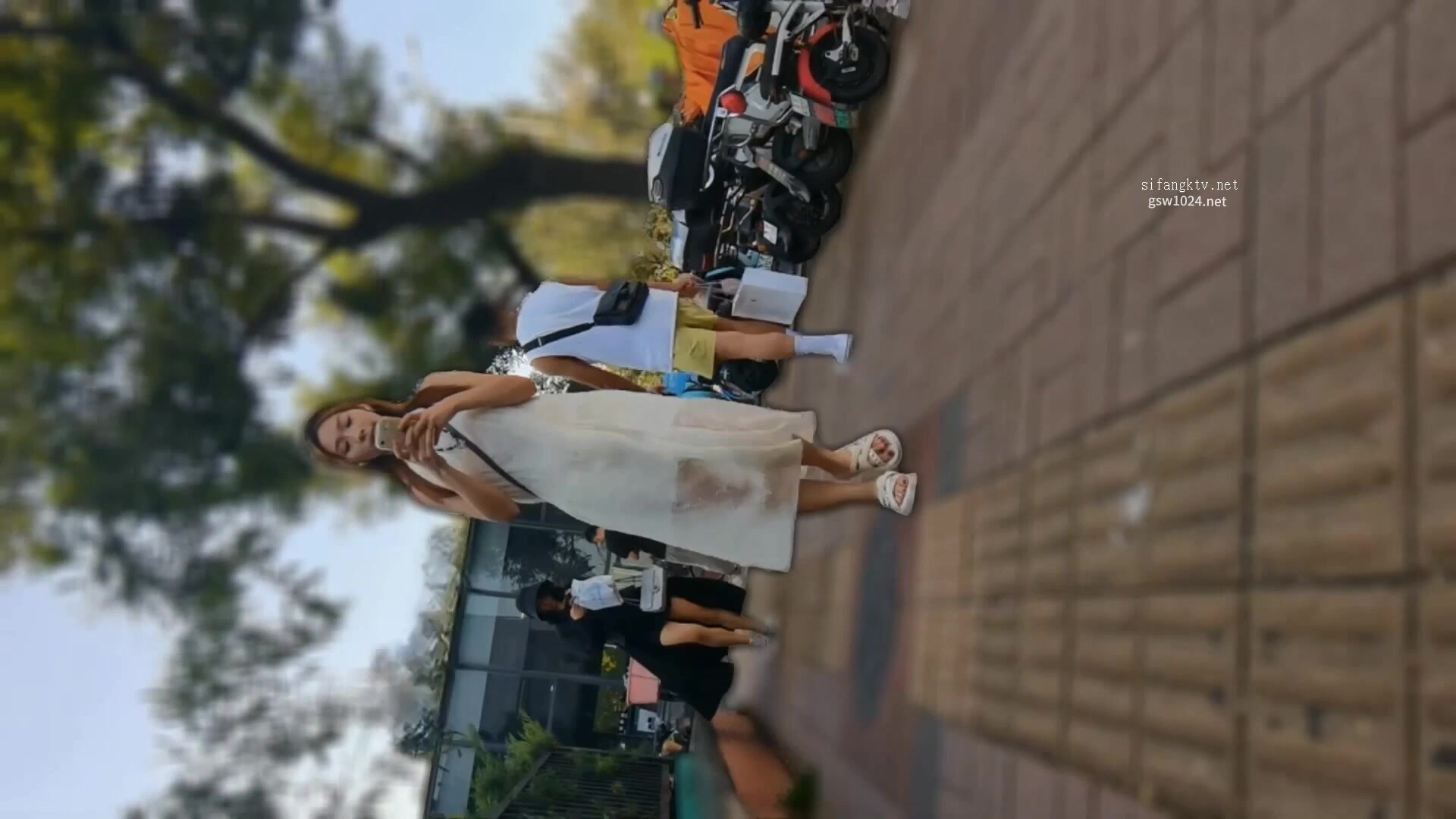 白長裙極品靚妹