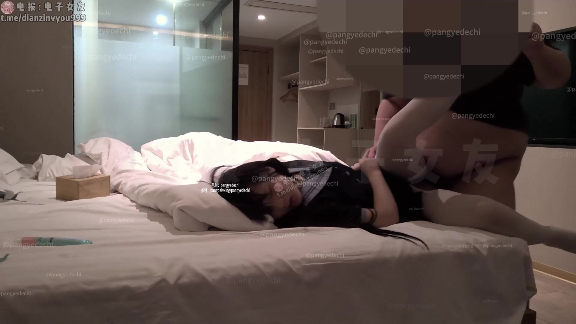 『胖爺的奇妙之旅』專操學生嫩妹達人千元門檻，12月8日新作兩集 新登場兩位女主 換上白絲JK被胖子小雞巴操 (1)