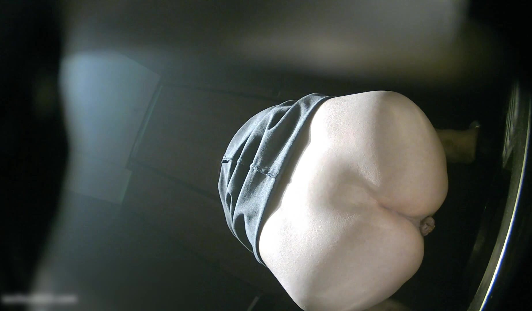 十二月新流出KTV酒吧女廁單售精品酒吧小姐姐拉屎 拉出巨大痔瘡 會呼吸的菊花