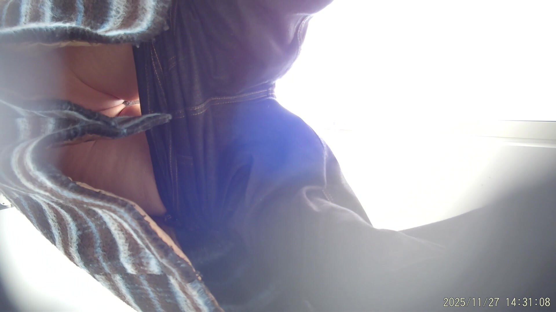 一月新流出景區簡易公廁偷拍大波浪氣質美少婦打標槍拉稀