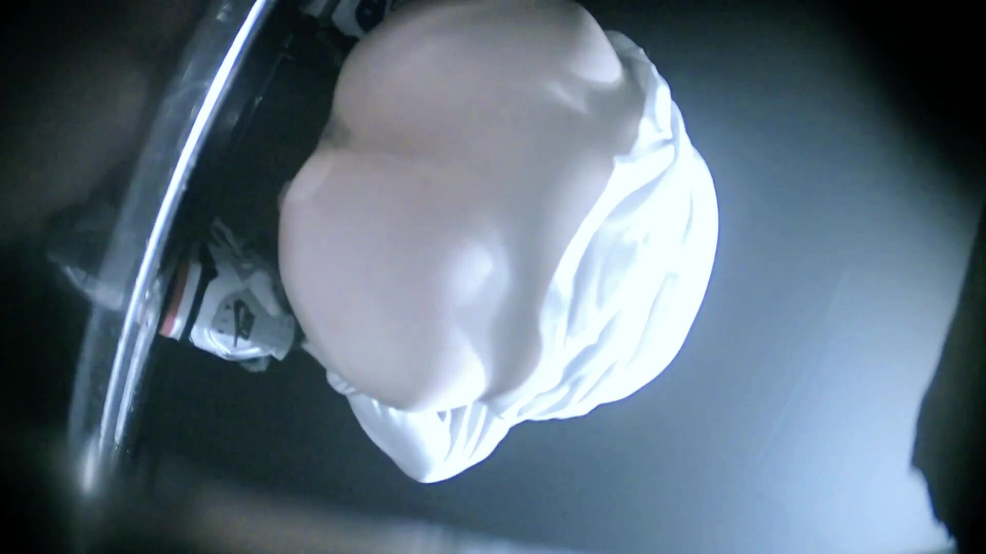 十二月流出新系列夜總會酒吧女廁後拍各種黑絲高跟 美女如雲13號美女的尿尿熱氣升騰仙氣飄飄 (3)