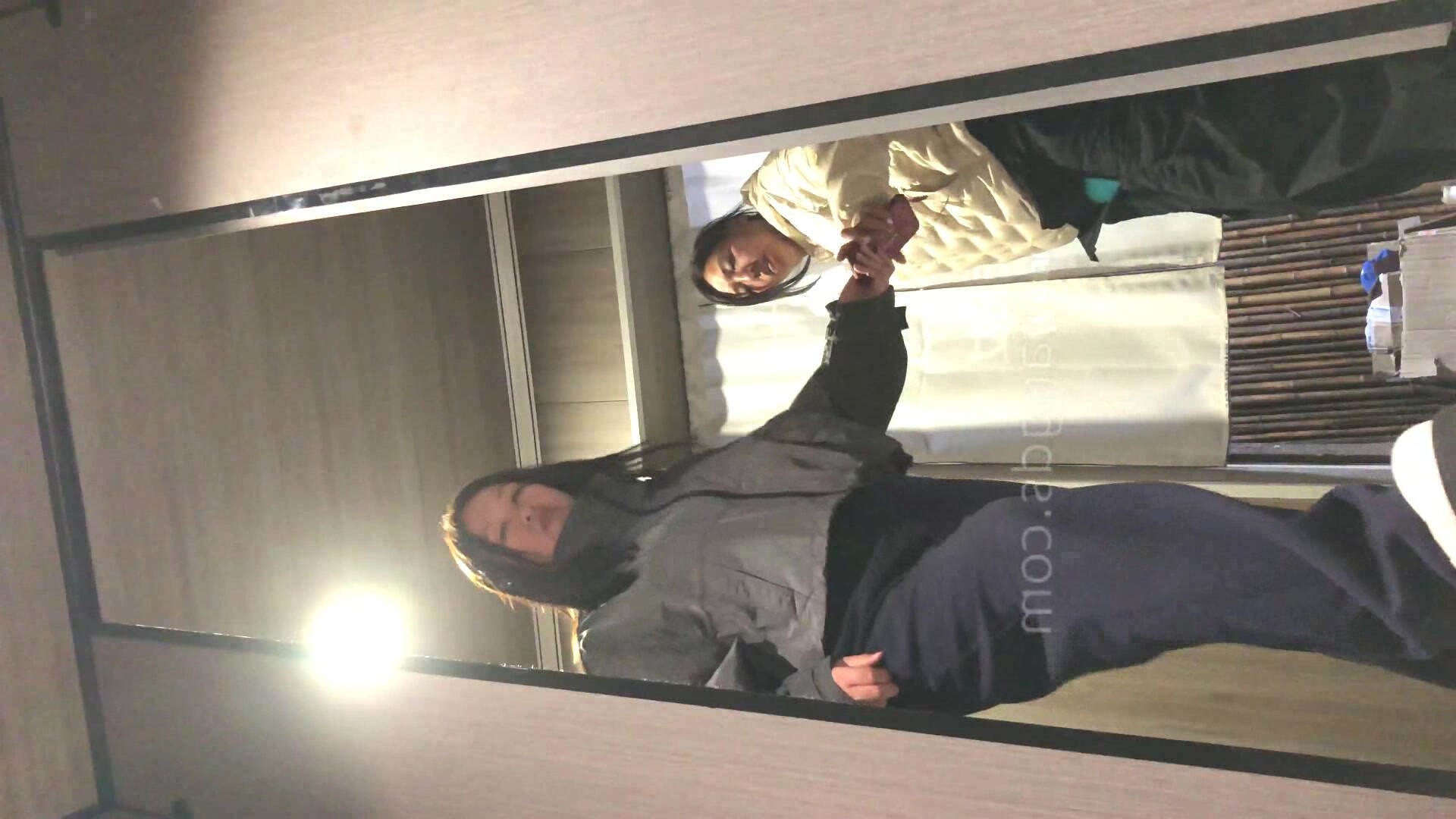 大神潛入餐廳女廁全景偷拍多位少婦各種肥美的鮑魚完美展示