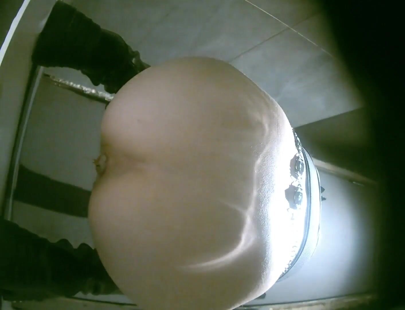 一月新流出夜總會【KTV女廁】後拍小姐尿尿短裙靚妹拉屎 逼肥菊花全是毛